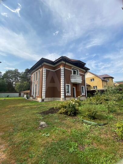 Коттедж 174,4 м² на участке 6 сот.