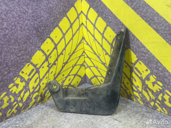 Брызговик передний правый Лада Ларгус