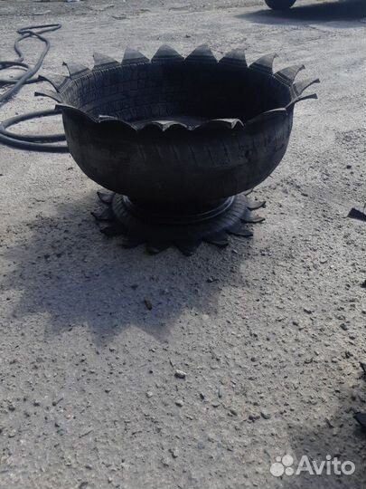 Клумбы из покрышек, колёс