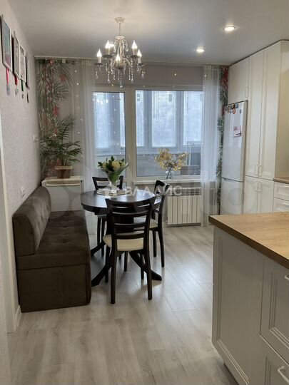 2-к. квартира, 66 м², 1/17 эт.