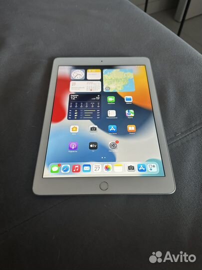 Apple iPad (5-е поколение) Wi-Fi 32 GB