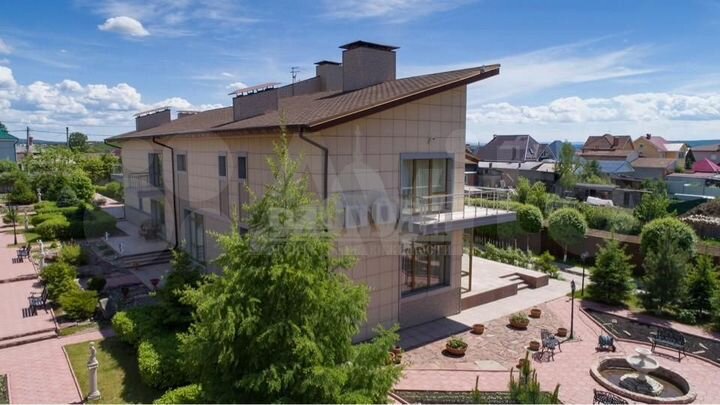 Коттедж 650 м² на участке 75 сот.