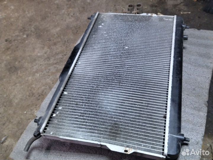 Радиатор Хундай Санта-Фе