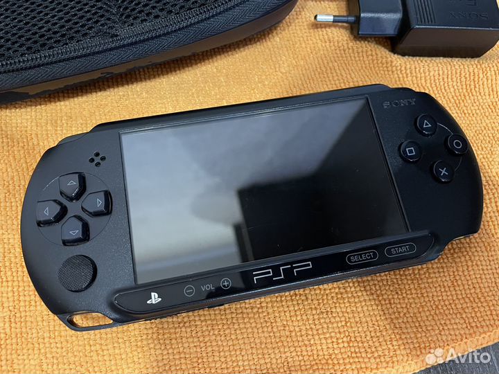 Sony PlayStation Portable E1008(PSP Street)
