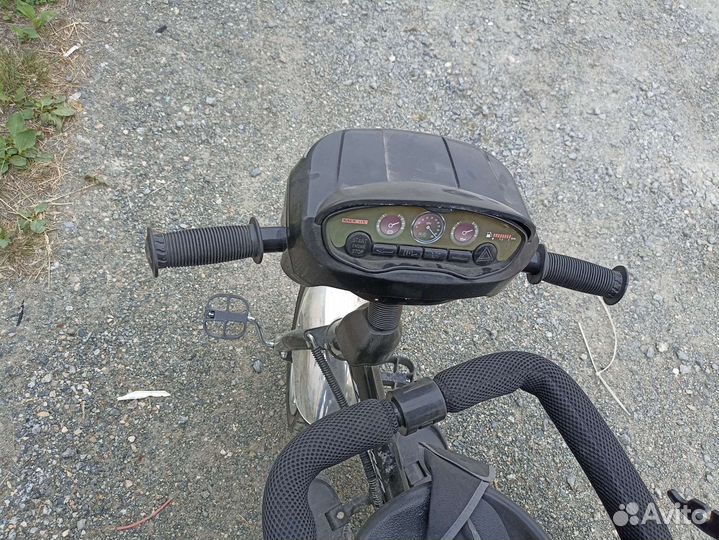 Трехколесный велосипед с родительской ручкой