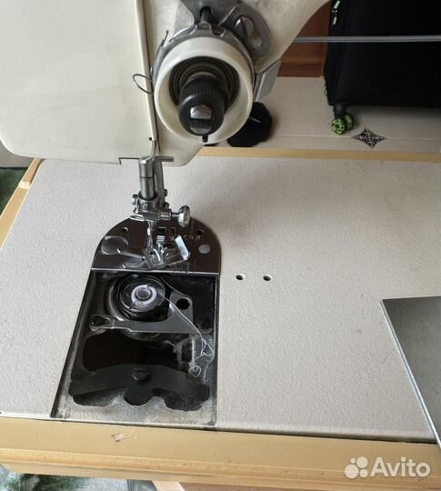 Швейная машинка зингер