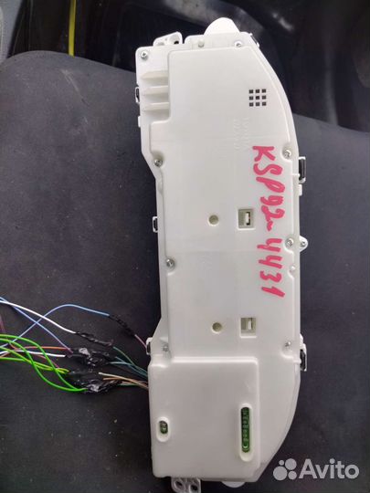 Панель приборов Toyota Belta