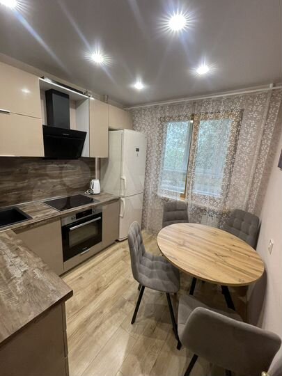 2-к. квартира, 60 м², 3/9 эт.