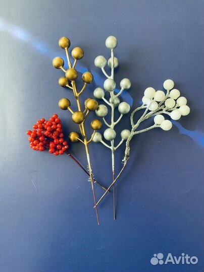 Искусственные ветки еловые, ягоды, декор новый год