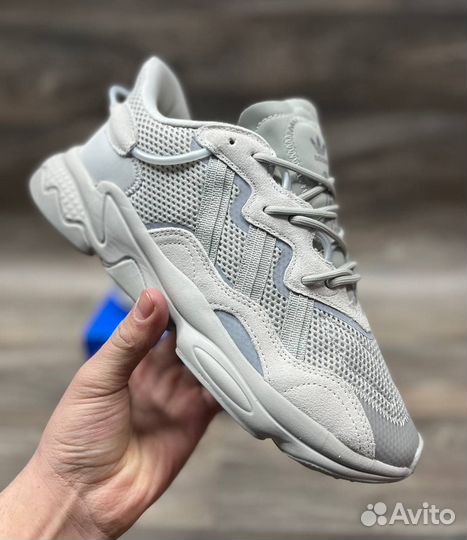 Кроссовки adidas ozweego