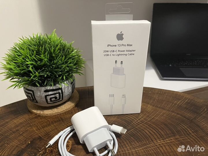 Зарядное устройство для iPhone 20w комплект