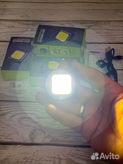 Фонарик брелок