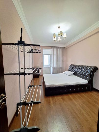 2-к. квартира, 100 м², 10/12 эт.