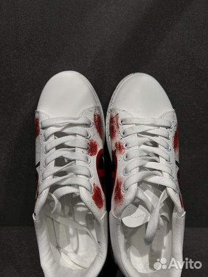 Кастомные кроссовки