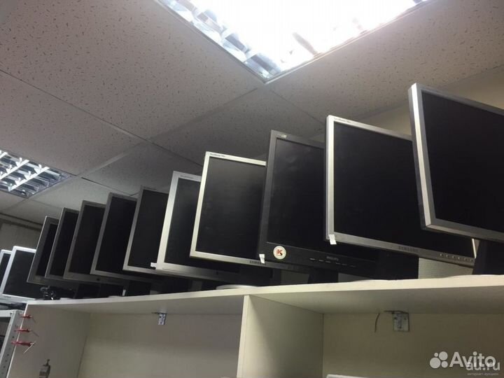 Мониторы 19 дюймов квадратные (10 шт.)