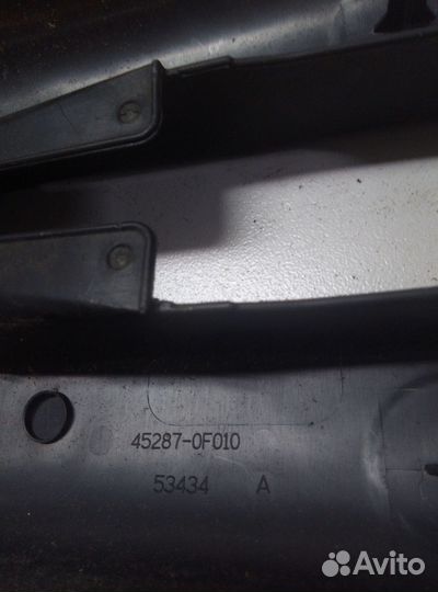 Toyota Corolla Verso (R20) I кожух рулевой колонки