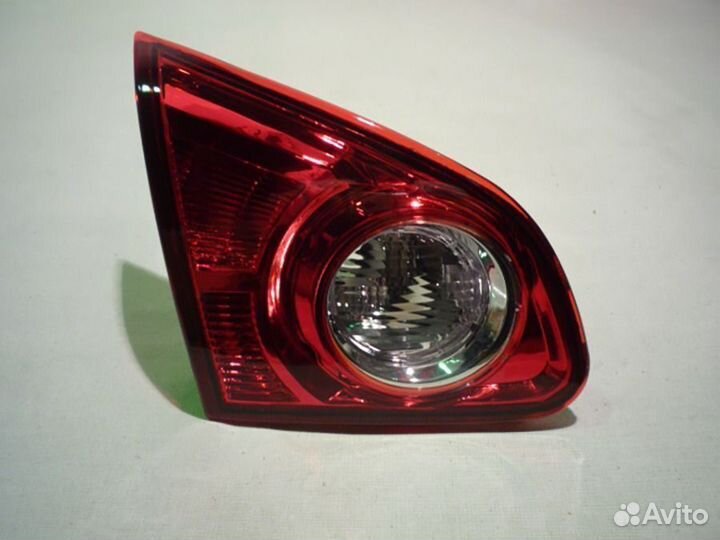 Фонарь задний левый внутренний Ниссан Кашкай 2006