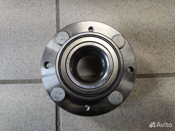 Ступица задняя Mitsubishi Lancer V