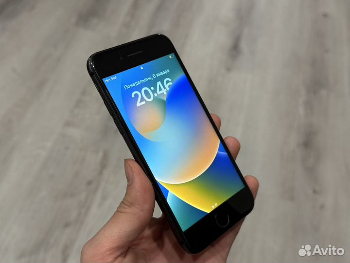 iPhone 8, 64 ГБ