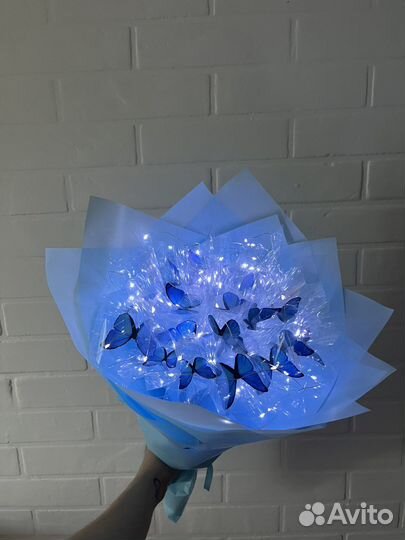 Светящиеся букеты из бабочек