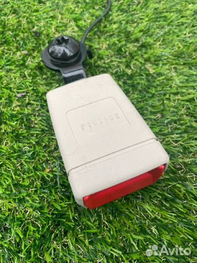 Замок ремня безопасности Ford Explorer 6 U625 2020