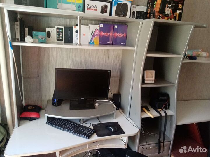 Компьютерный стол