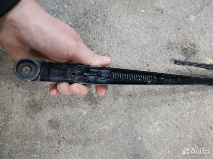 Дворник лобового стекла передний правый Daewoo