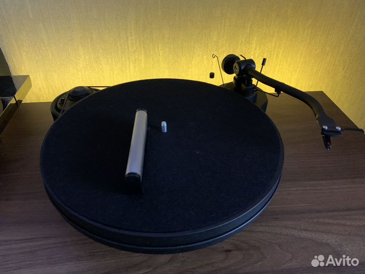 Проигрыватель винила Pro-Ject RPM 1.3 Genie