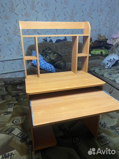 Компьютерный стол