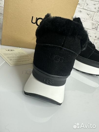 Зимние женские кроссовки ugg 38