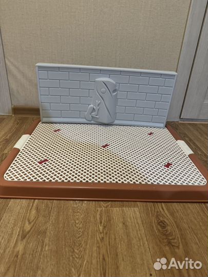 Туалет для собак со стенкой