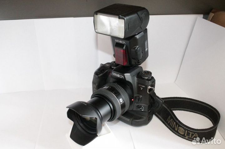 Пленочный зеркальный фотоаппарат Minolta Dynax 7