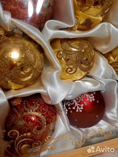 Набор новогодних стеклянных шаров ручной работы