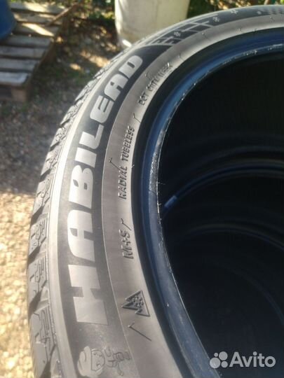 Habilead SnowShoes AW33 275/40 R20 106H