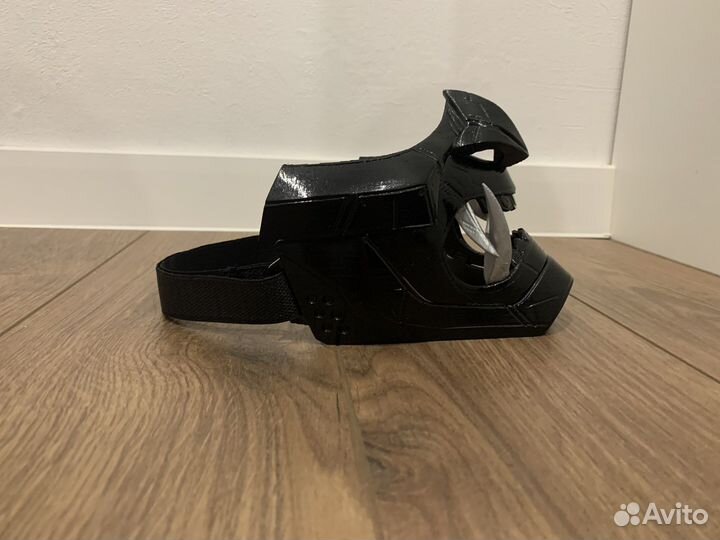 Маска из киберпанка