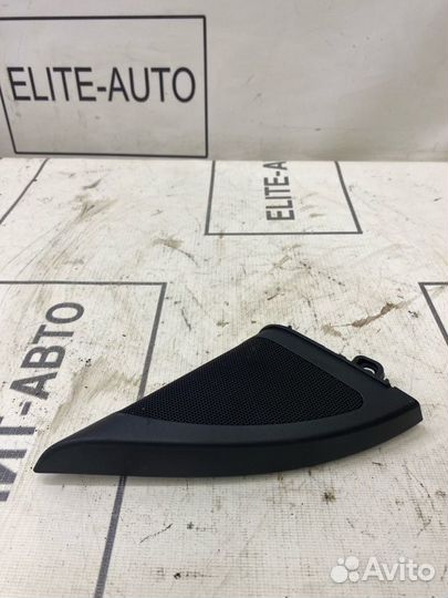 Уголок накладка двери передний правый Audi A4 B8