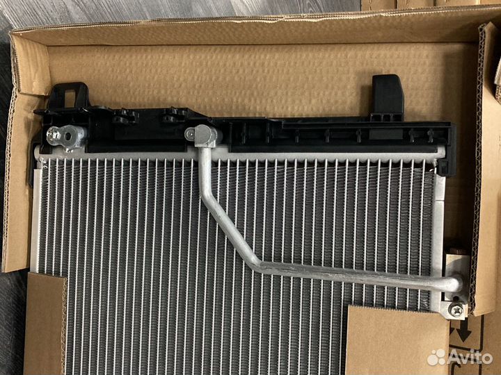 Радиатор кондиционера Mercedes w204 w212 w207 NEW