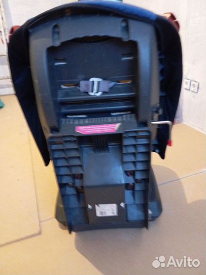 Автомобильное кресло