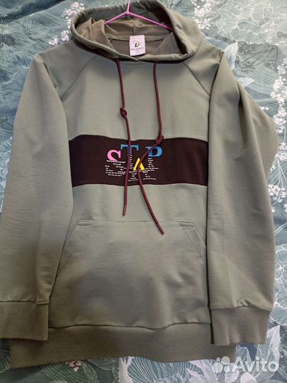 Спортивный костюм для мальчика на 12-14 лет