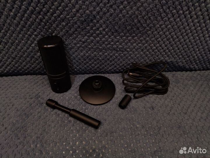 Микрофон Razer Seiren Emote