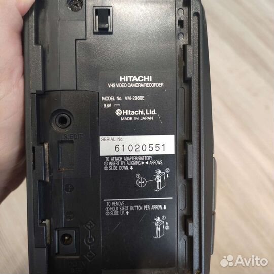 Видеокамера из 1990-х Hitachi VHS