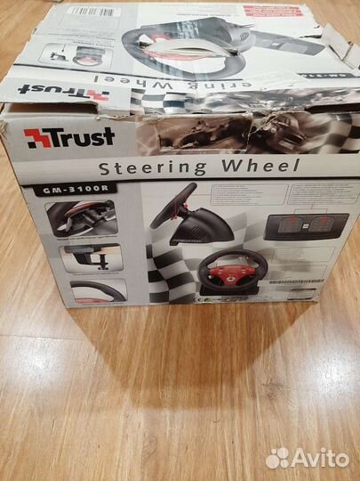 Игровой руль с педалями