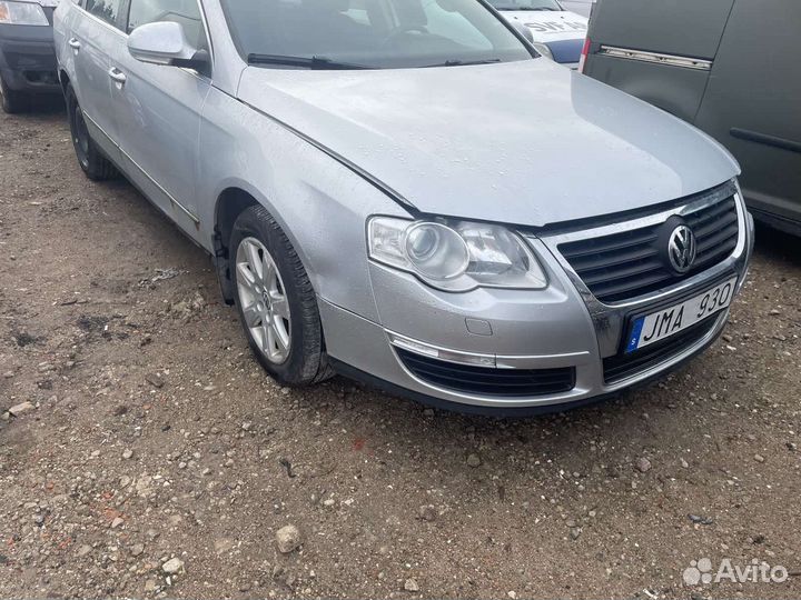 Передний бампер Volkswagen Passat B6