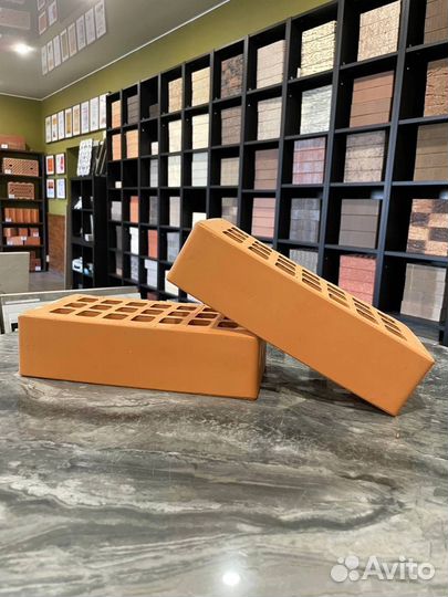 Кирпич облицовочный персик скала Железногорский