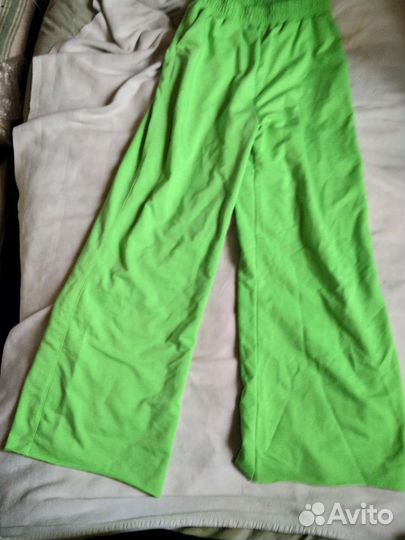 Спортивный костюм женский