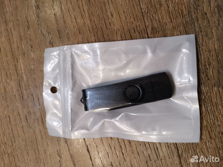 Флешка 64 гб. Новая