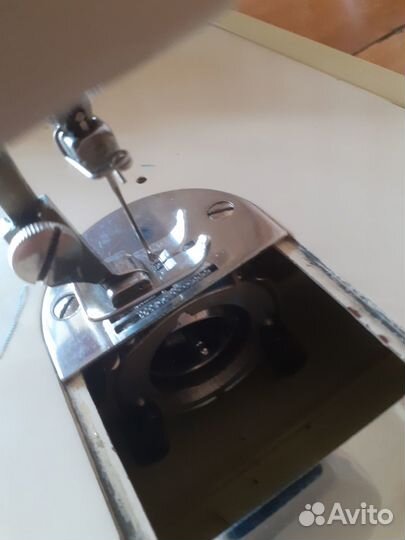 Швейная машина с электроприводом