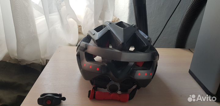 Шлем велосипедный новый Livall