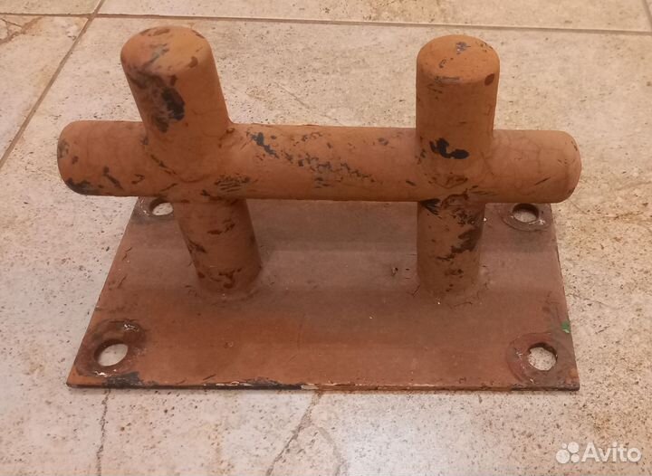 Кнехт швартовочный