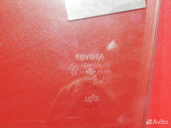 Стекло двери переднее правое Toyota Mark Ii GX110
